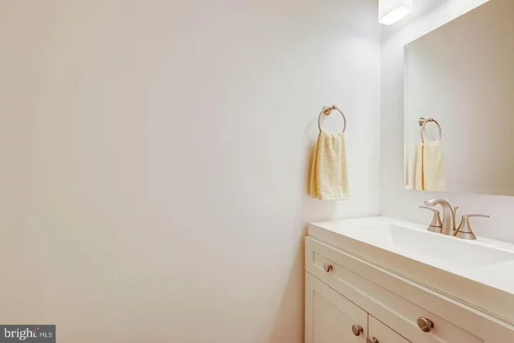 6295 Hillary Ct, Alexandria, Virginia 22315