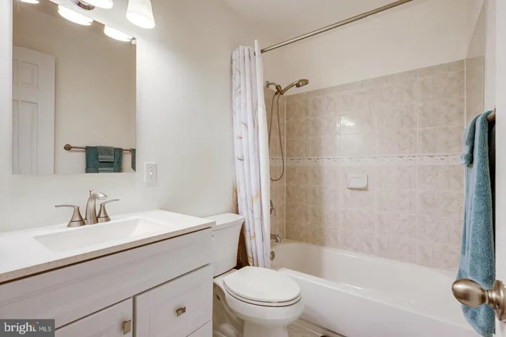 6295 Hillary Ct, Alexandria, Virginia 22315