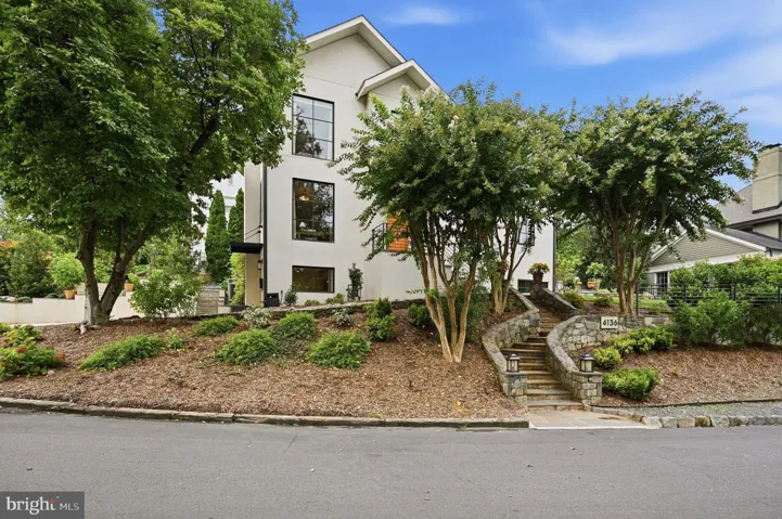 4136 25th Street N, Arlington, VA 22207