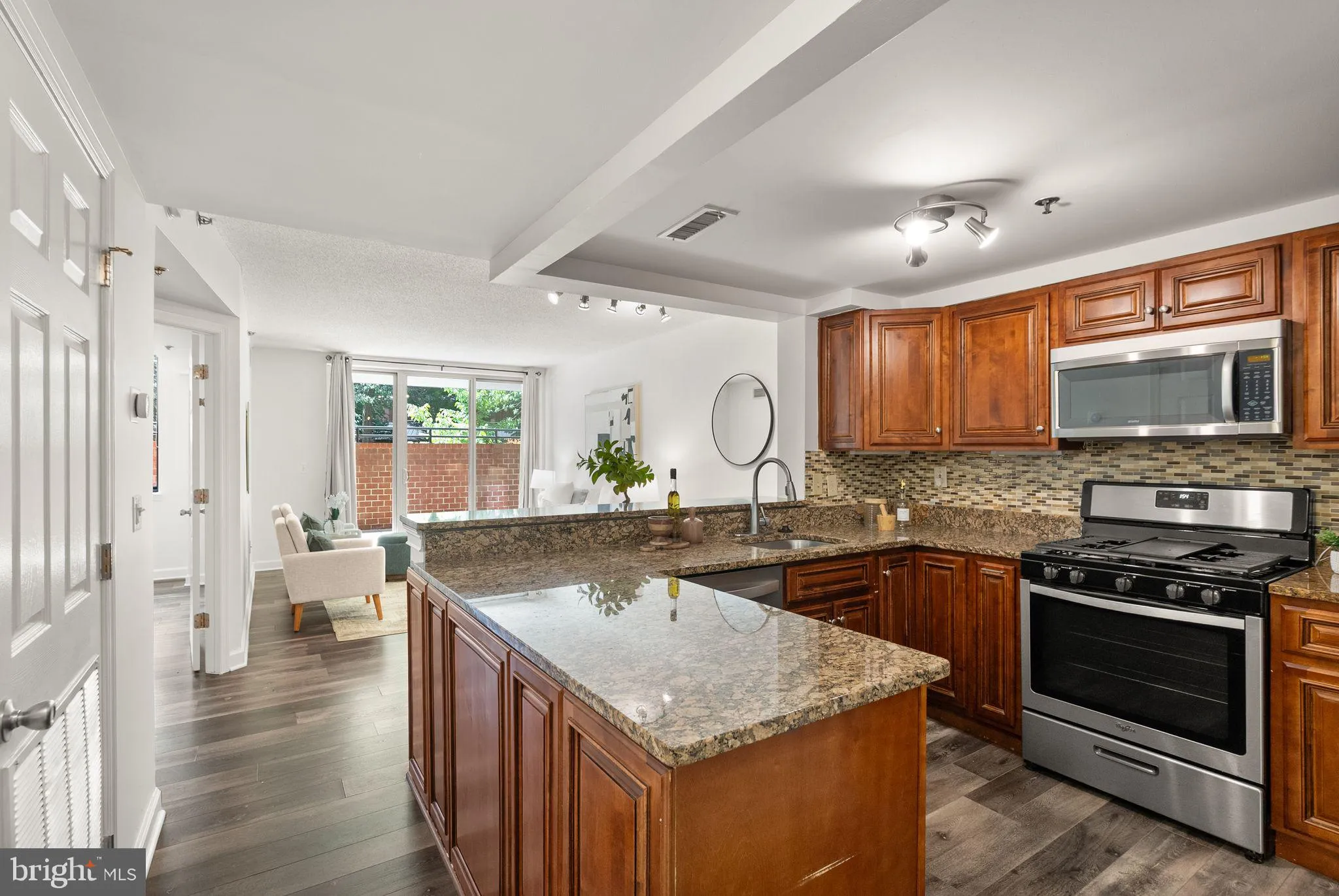 1045 UTAH STREET, Arlington, VA 22201