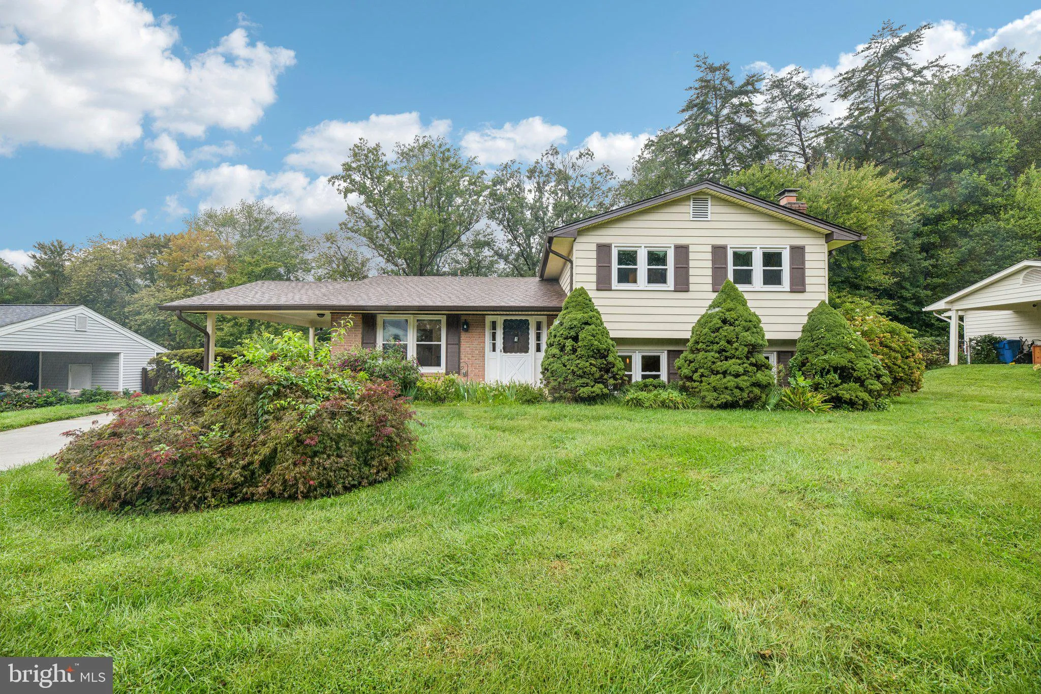 5204 HOLDEN STREET, Fairfax, VA 22032