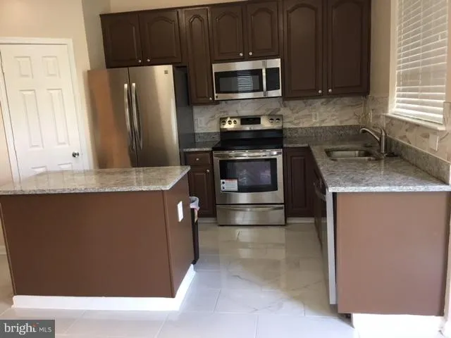 2465 OLD SILO COURT, Herndon, VA 20171