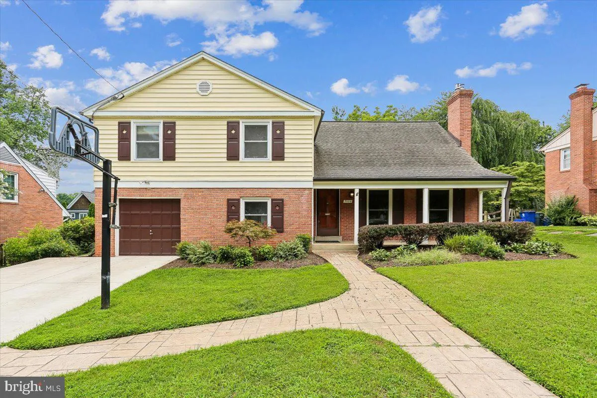 7038 WOLFTREE LANE, North Bethesda, MD 20852