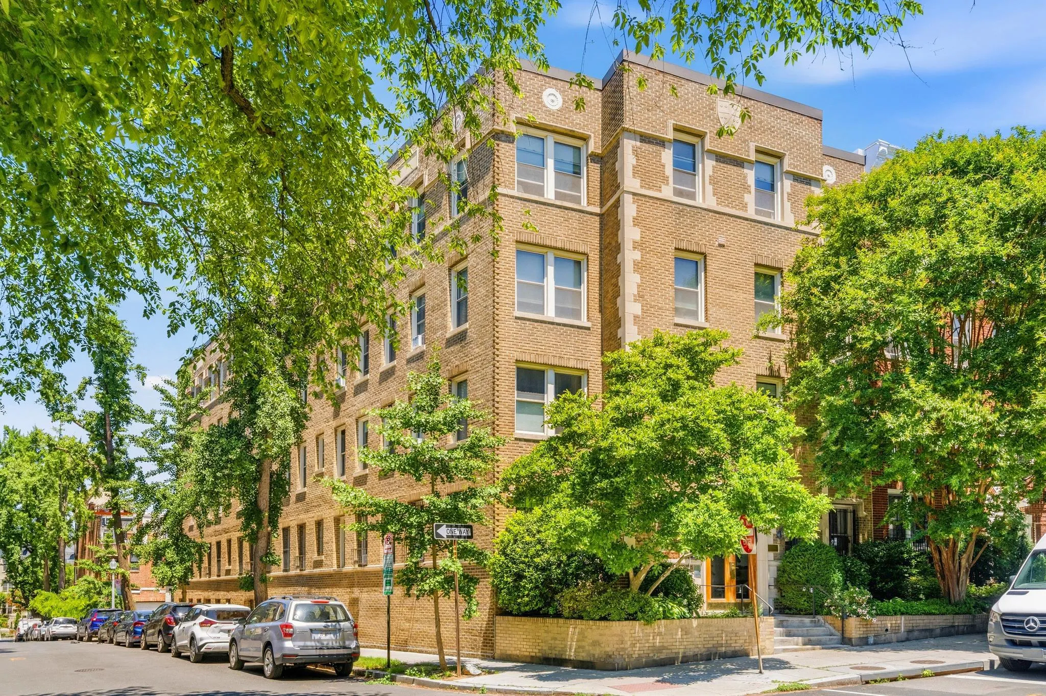 1875 MINTWOOD PLACE, Washington, DC 20009