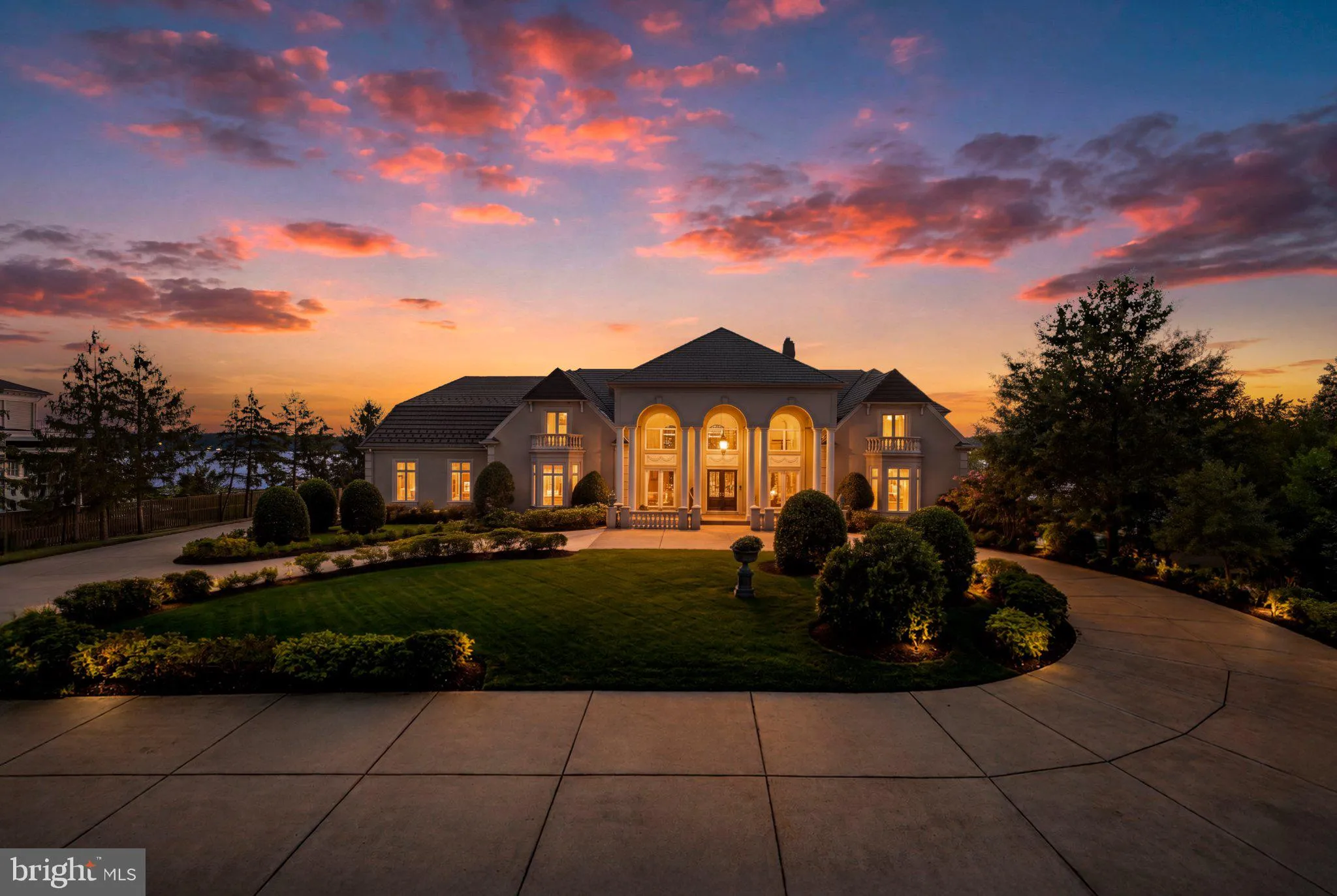 9514 LYNNHALL, Alexandria, VA 22309