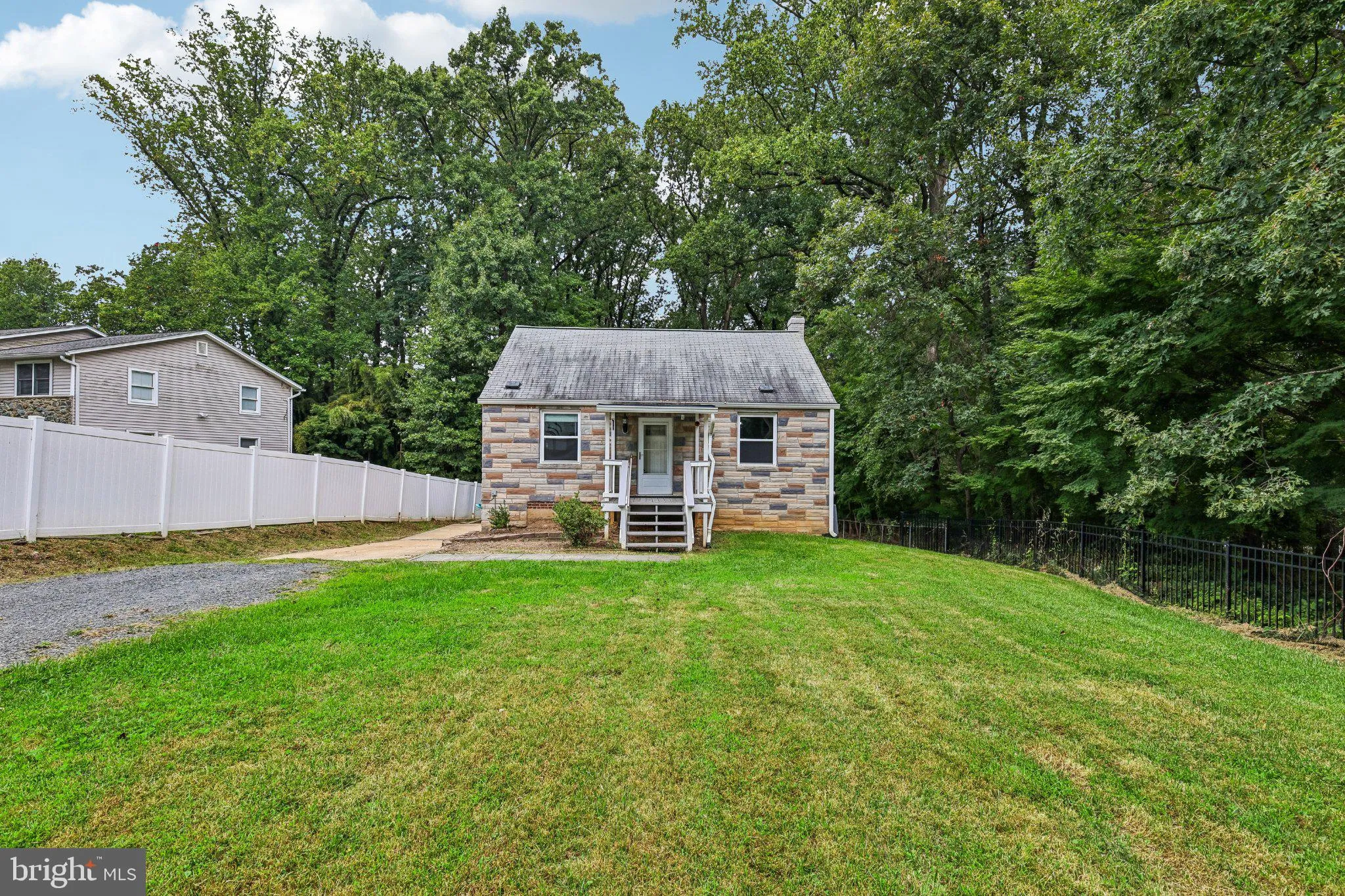 7806 OAK STREET, Falls Church, VA 22043