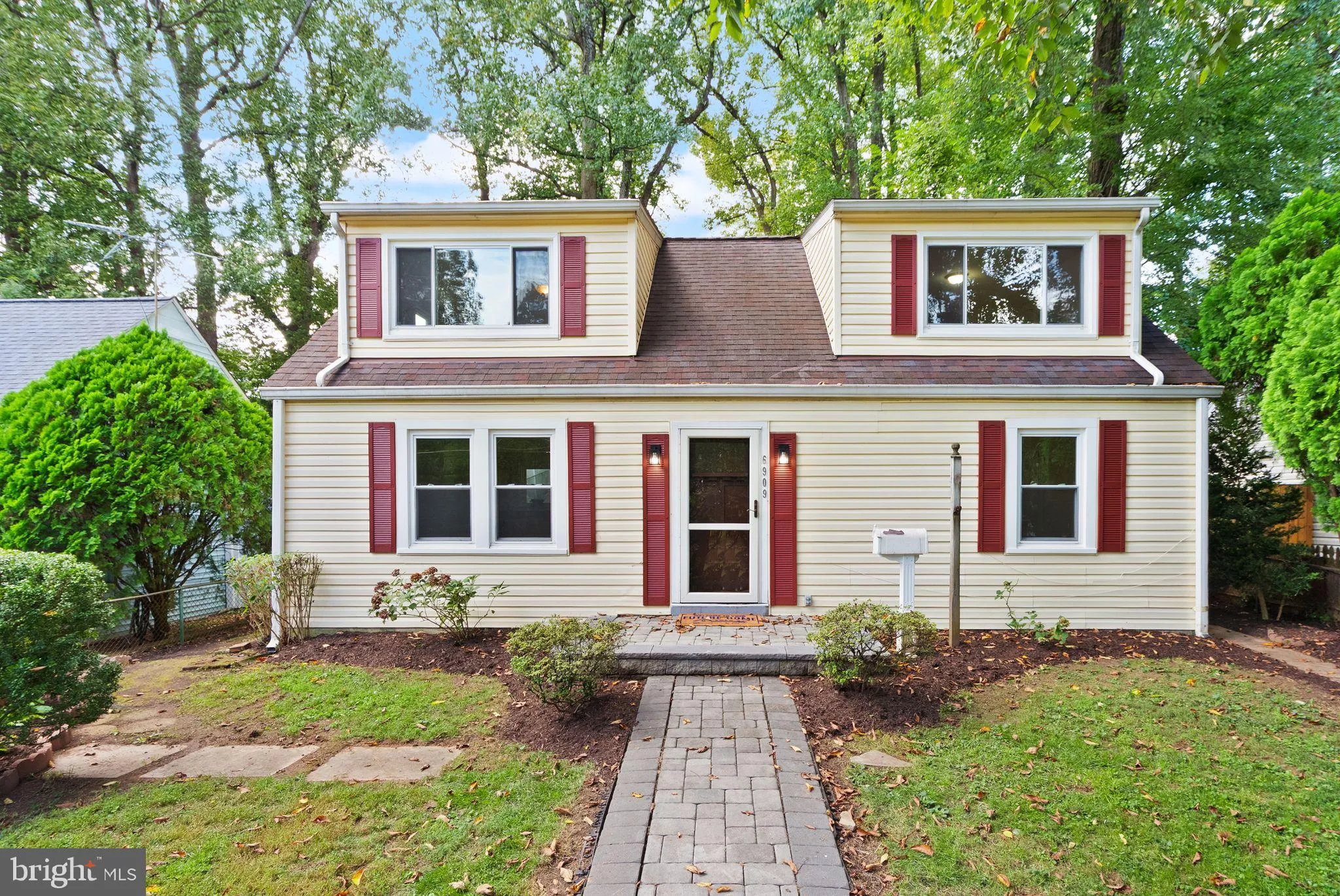 6909 CUSTIS PARKWAY, Falls Church, VA 22042