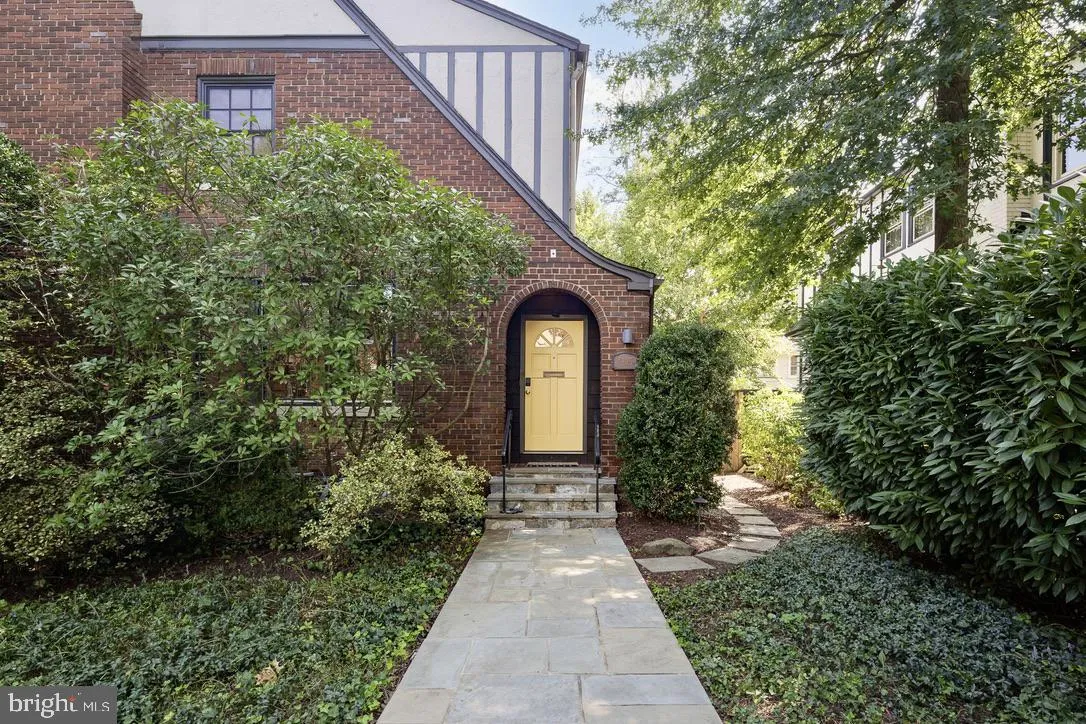 4205 38TH STREET, Washington, DC 20016