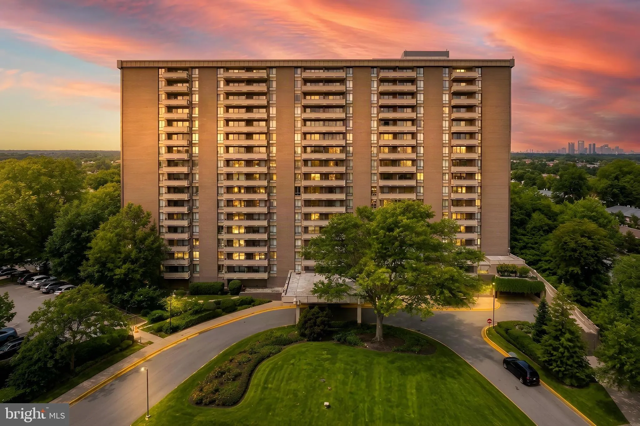 1800 OLD MEADOW ROAD, Mclean, VA 22102