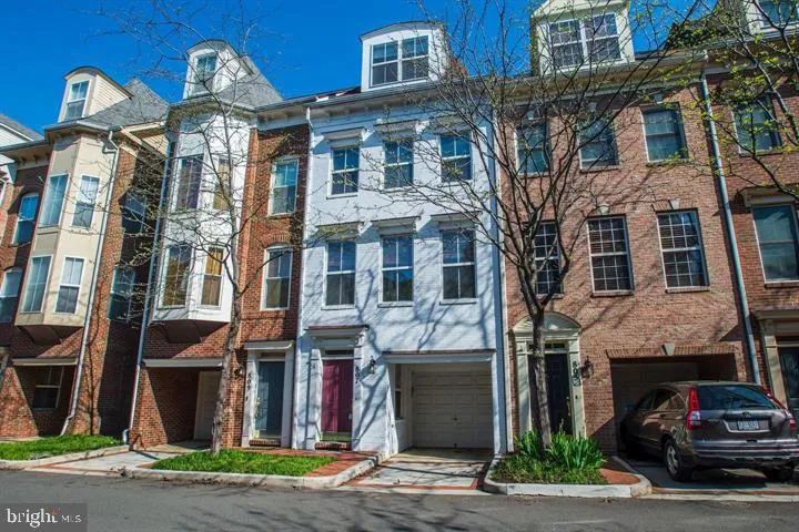 807 CAPITOL SQUARE PLACE, Washington, DC 20024