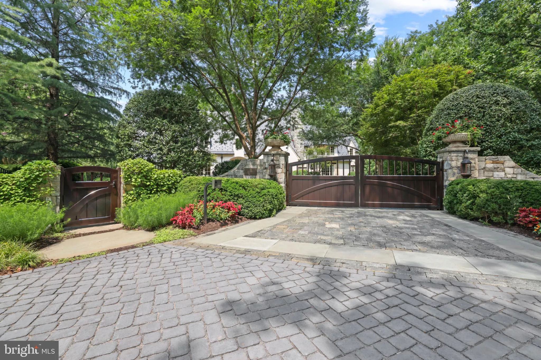 6314 GEORGETOWN PIKE, Mclean, VA 22101