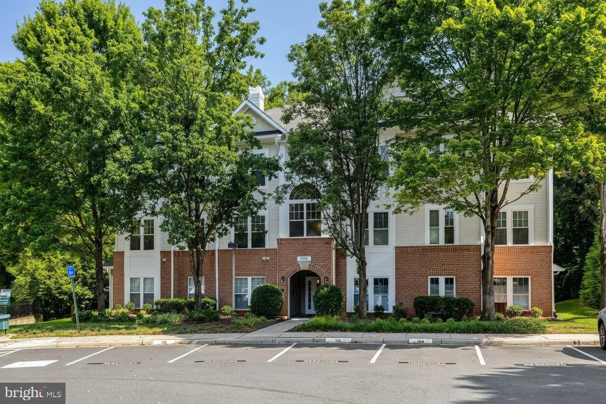 1511 POINT DRIVE, Reston, VA 20194