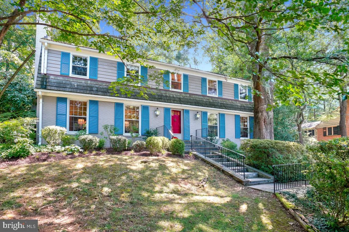8006 GREENTREE ROAD, Bethesda, MD 20817