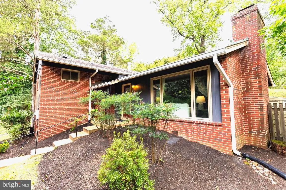 2665 MILITARY ROAD, Arlington, VA 22207
