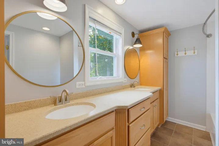 4021 Maple St, Fairfax, Virginia 22030
