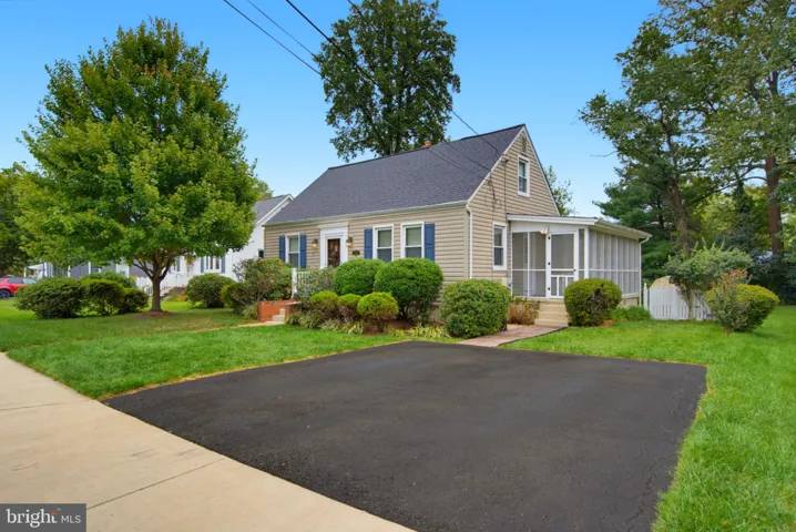 4021 Maple St, Fairfax, Virginia 22030