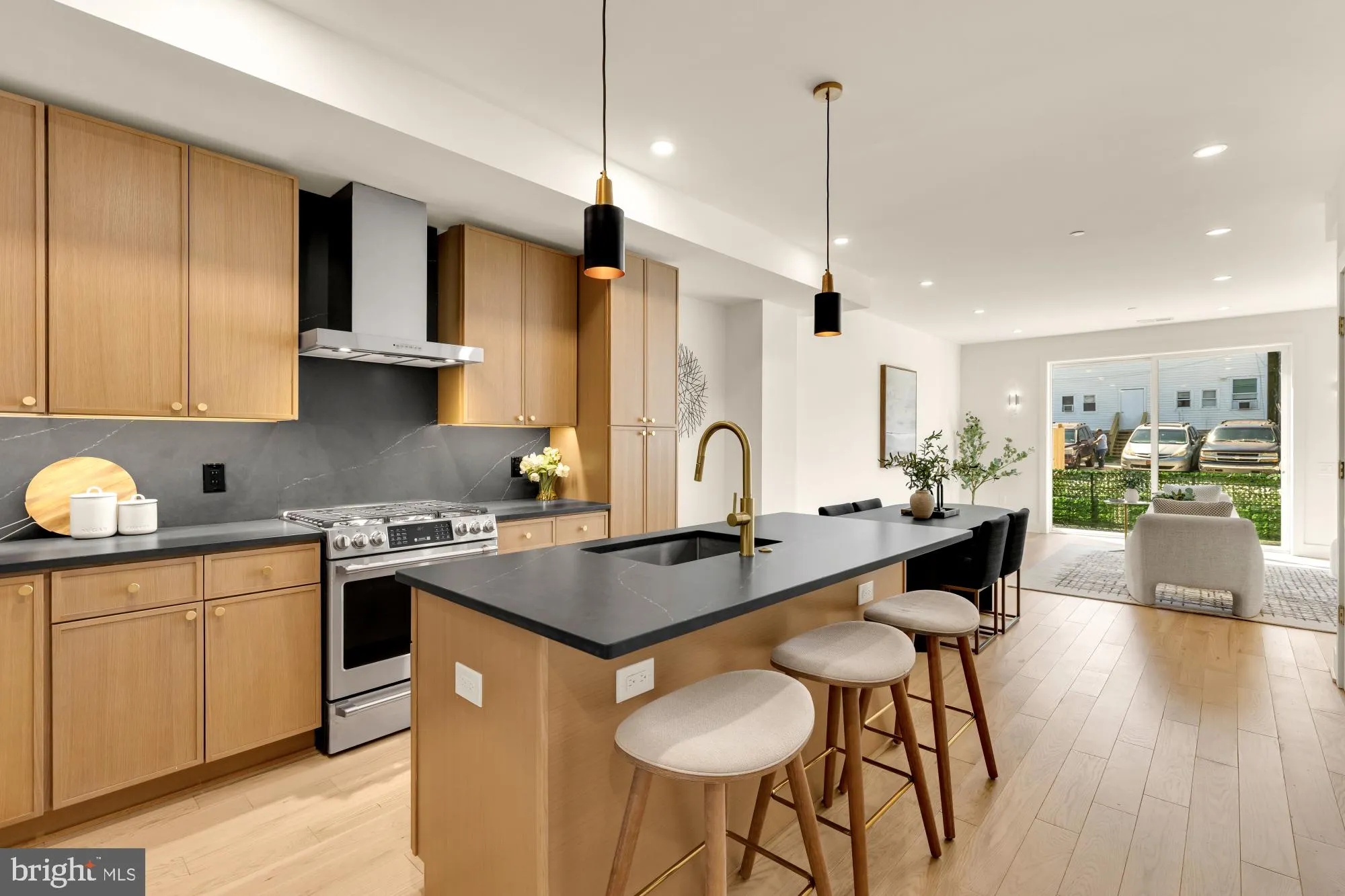 224 21ST, Washington, DC 20002