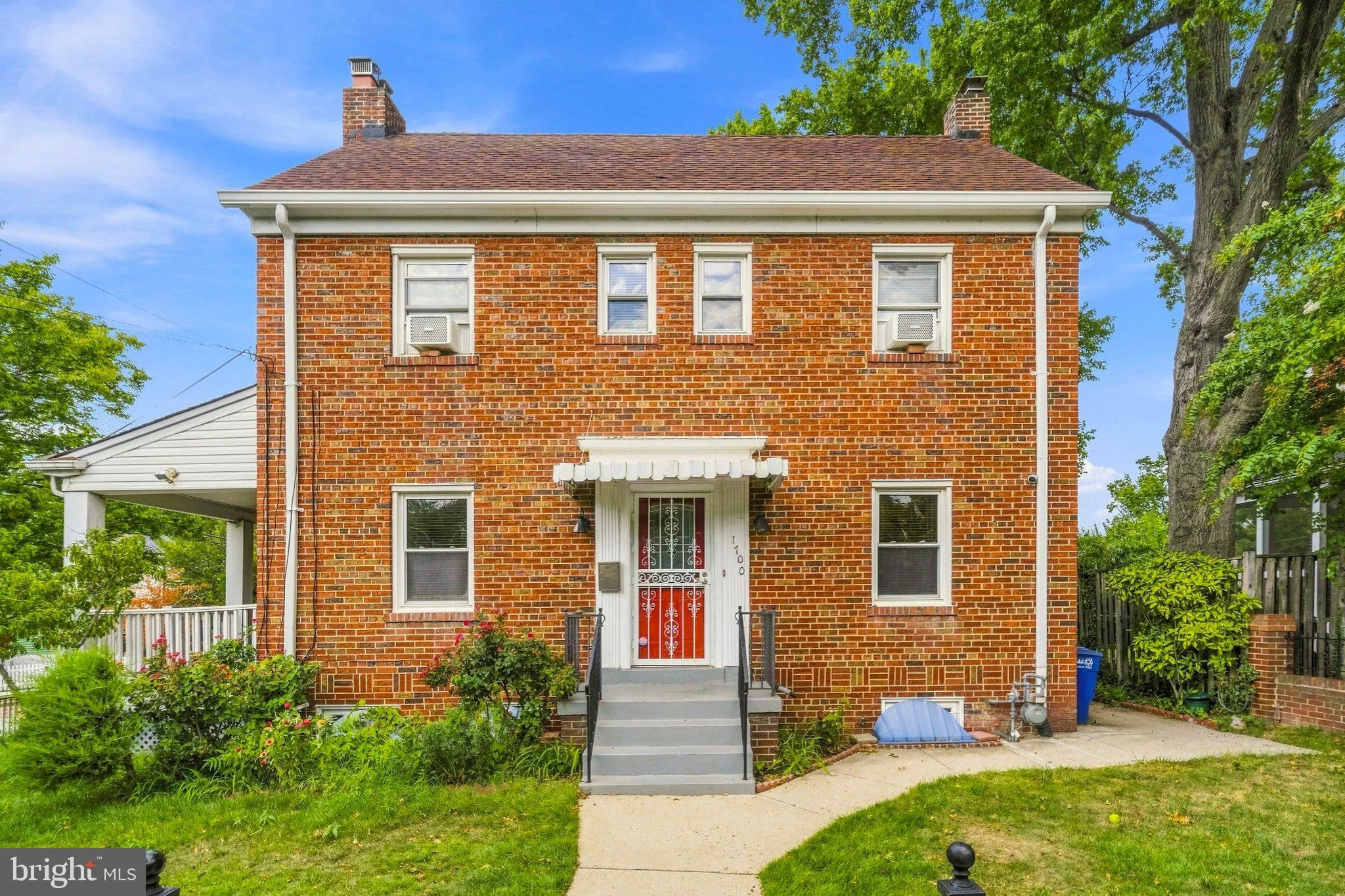 1700 DOUGLAS STREET, Washington, DC 20018