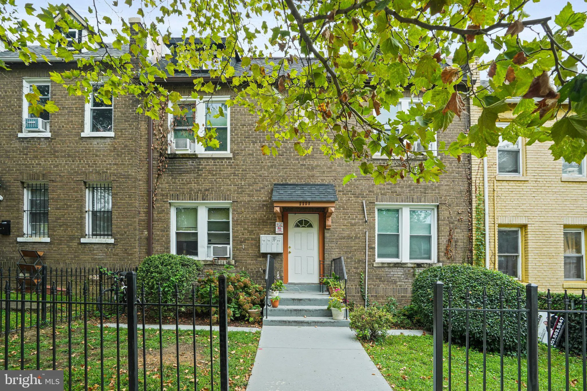 1111 QUEEN STREET, Washington, DC 20002