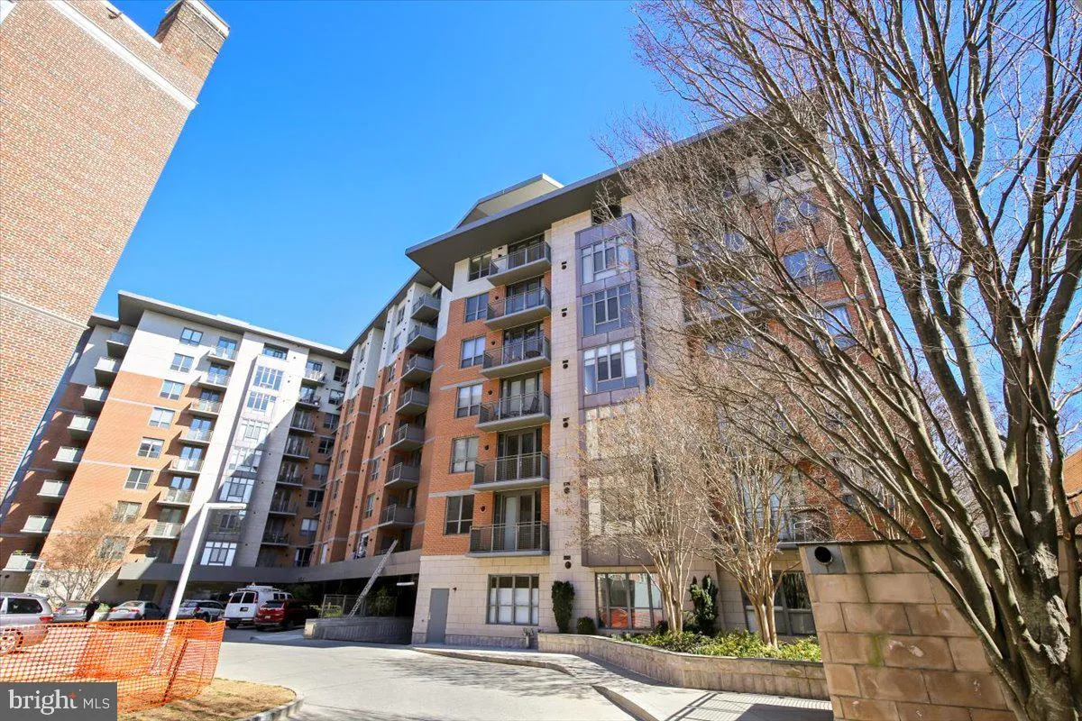 3883 CONNECTICUT AVENUE, Washington, DC 20008