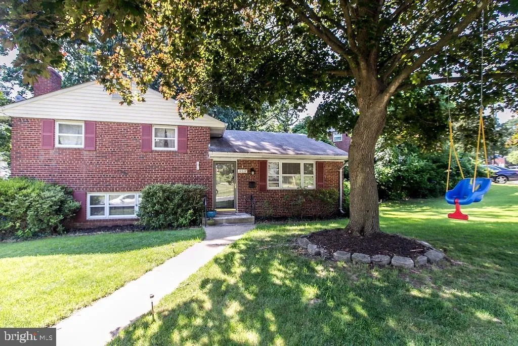 12217 HUNTERS LANE, Rockville, MD 20852