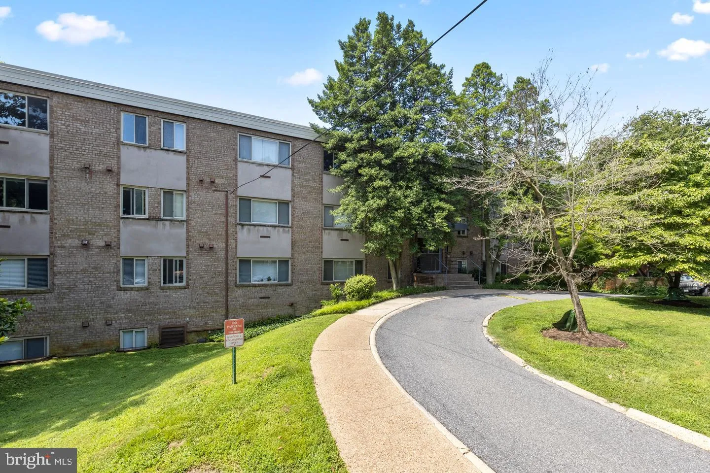 4570 MACARTHUR BOULEVARD, Washington, DC 20007