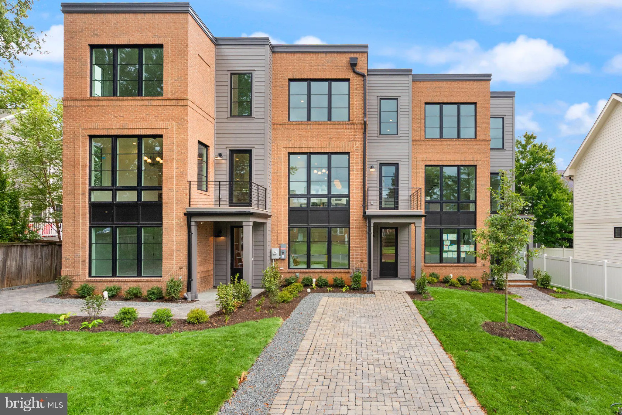 633 MONROE STREET, Arlington, VA 22201