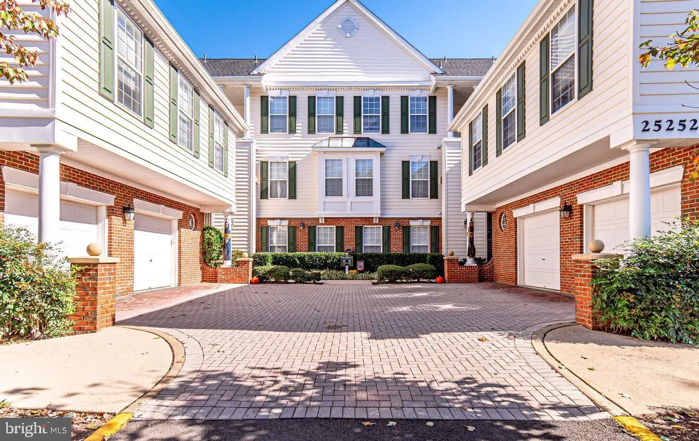 25252 RIFFLEFORD SQUARE, Chantilly, VA 20152