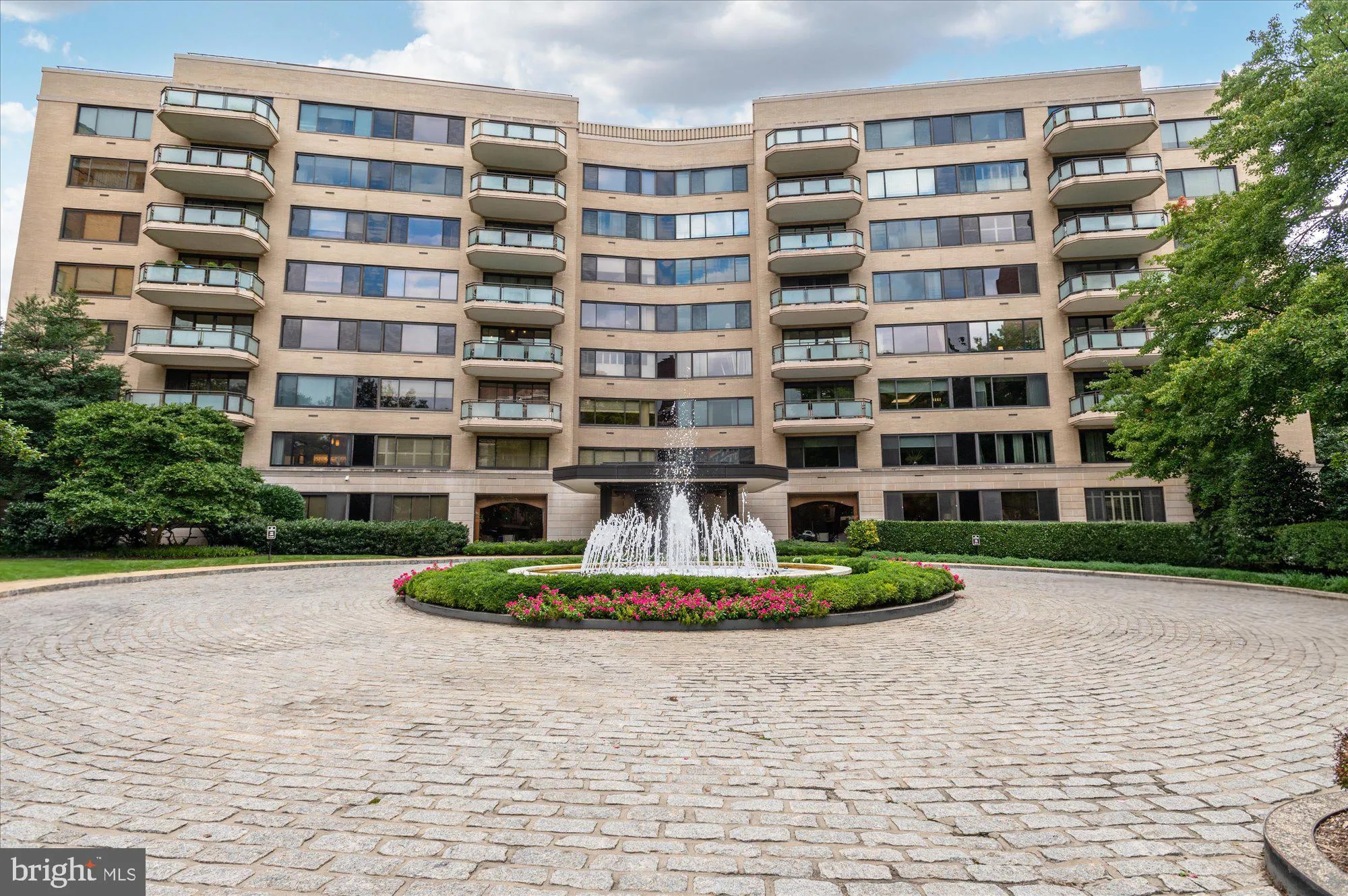 2700 CALVERT STREET, Washington, DC 20008
