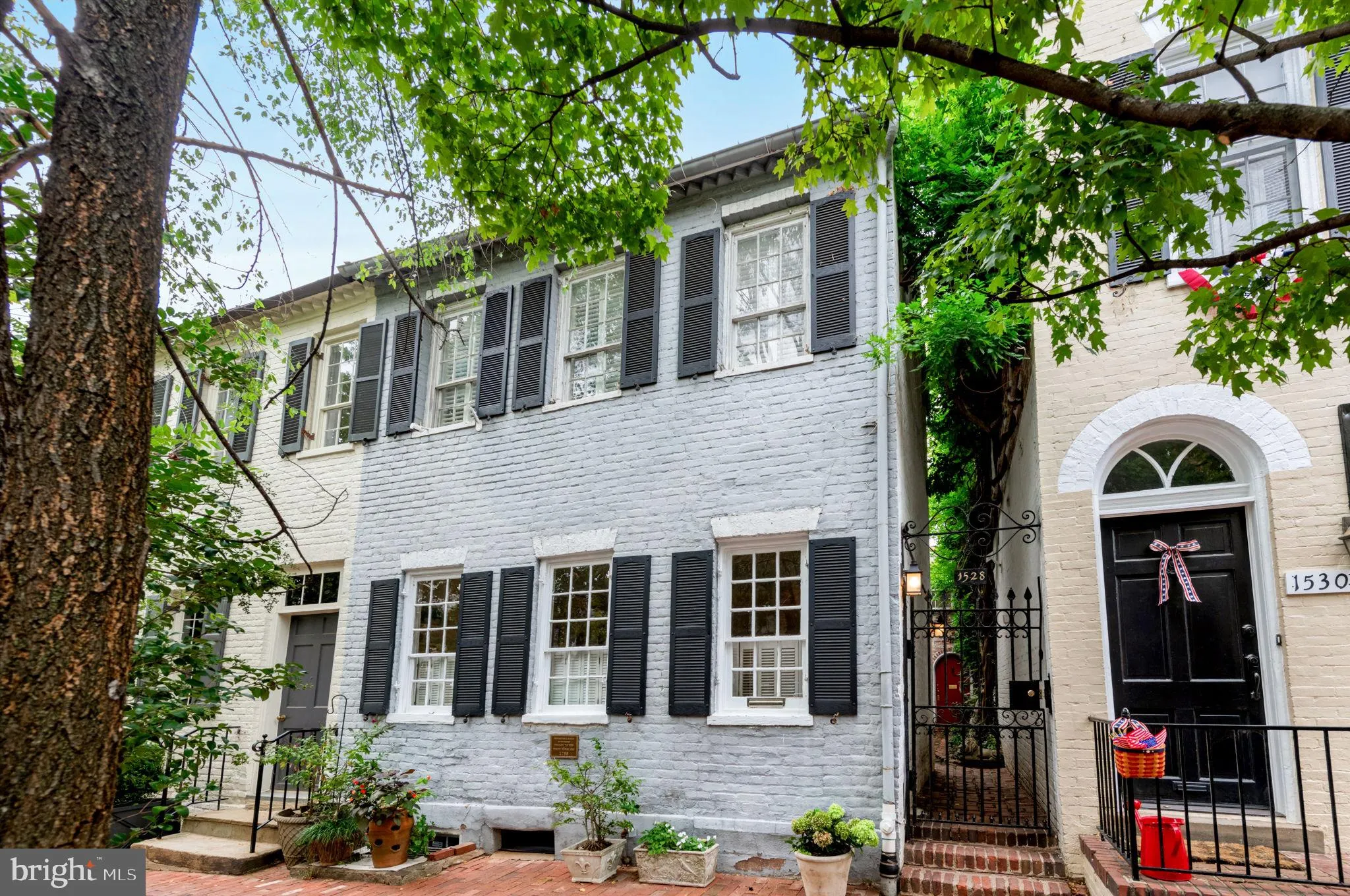 1528 33RD STREET, Washington, DC 20007