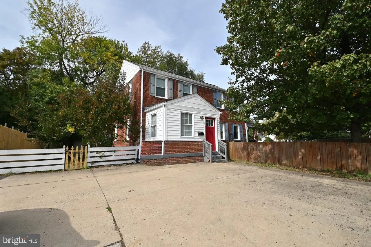 6102 KINGS HIGHWAY, Alexandria, VA 22303