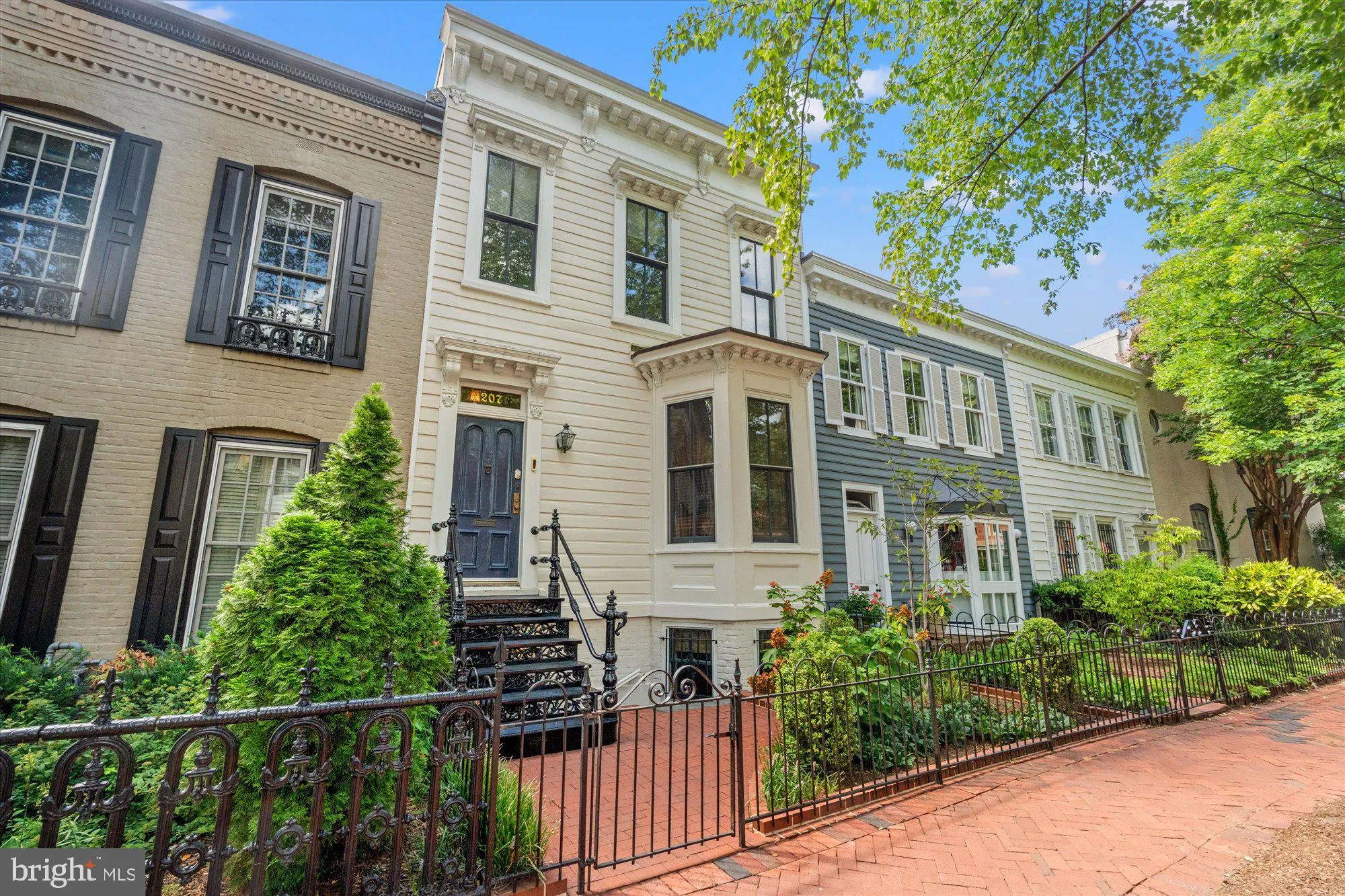 207 10TH STREET, Washington, DC 20003