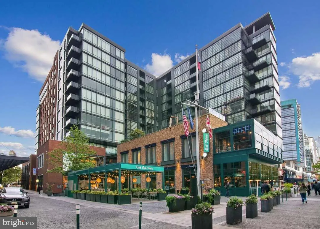 45 SUTTON SQUARE, Washington, DC 20024