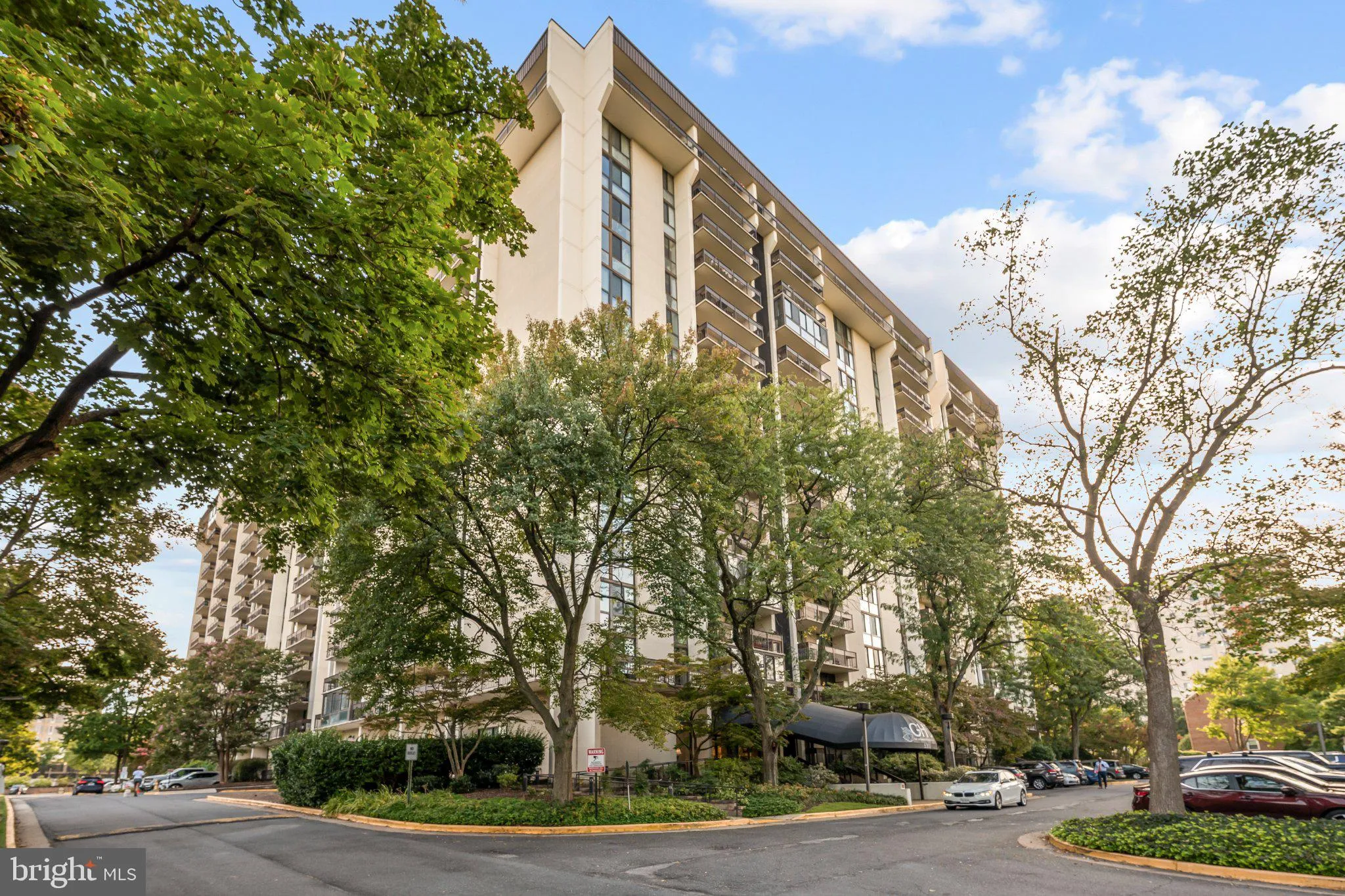 5300 HOLMES RUN PARKWAY, Alexandria, VA 22304