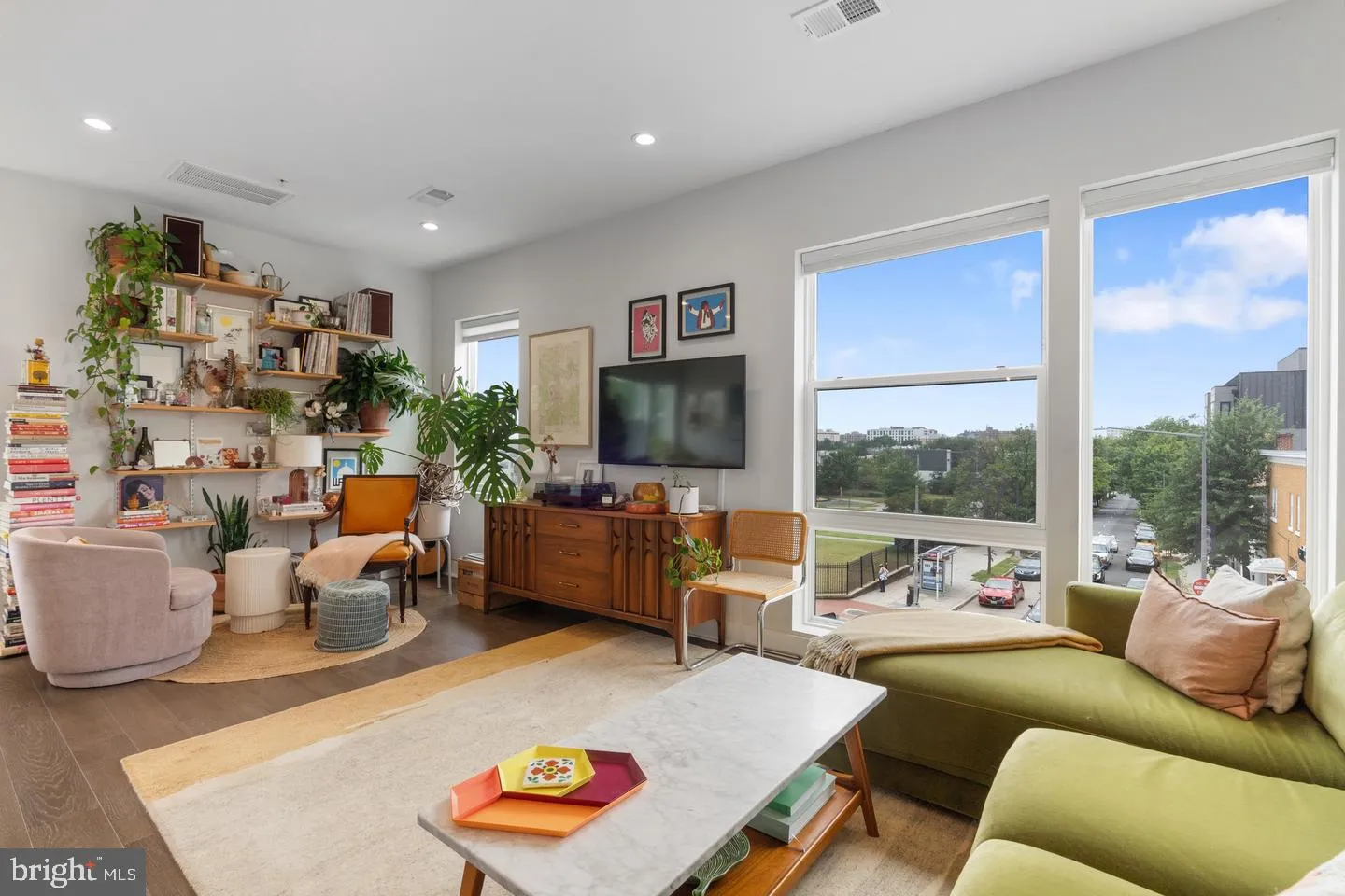 653 IRVING STREET, Washington, DC 20010