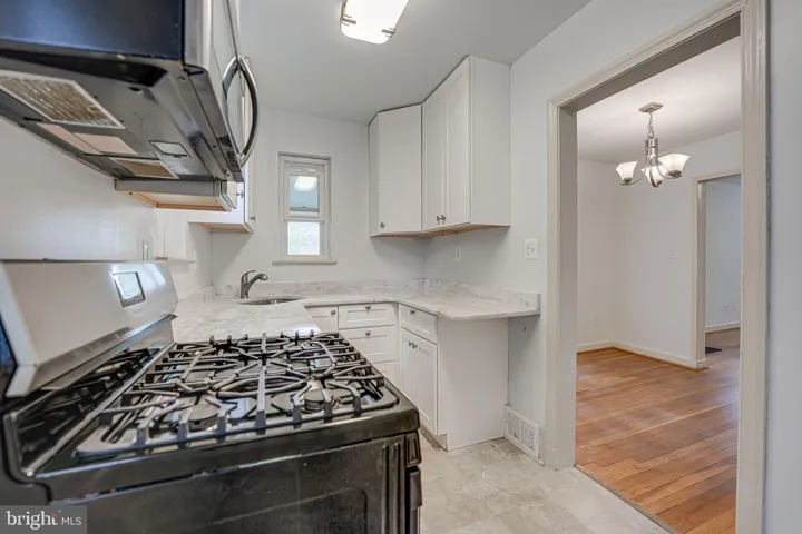 8218 Roanoke Ave, Takoma Park, Maryland 20912