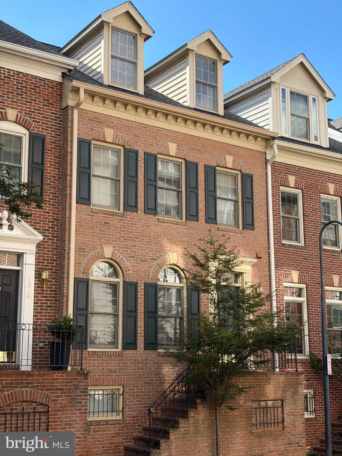 1318 ADAMS COURT, Arlington, VA 22201