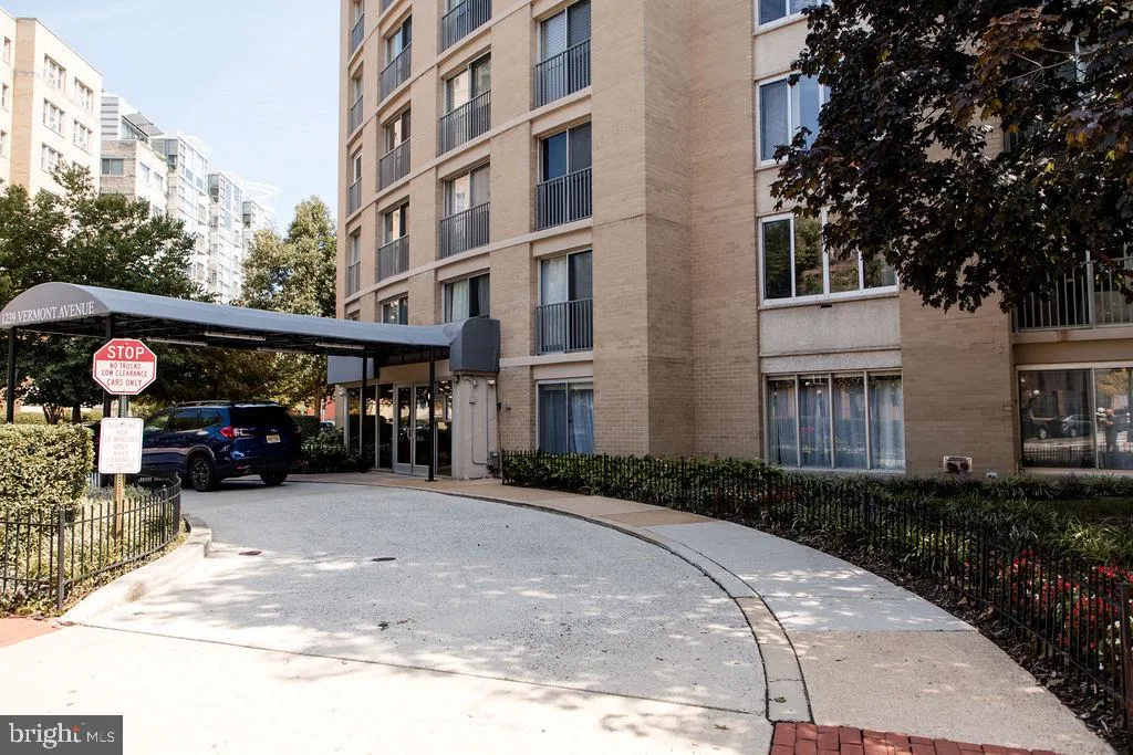 1239 VERMONT, Washington, DC 20005