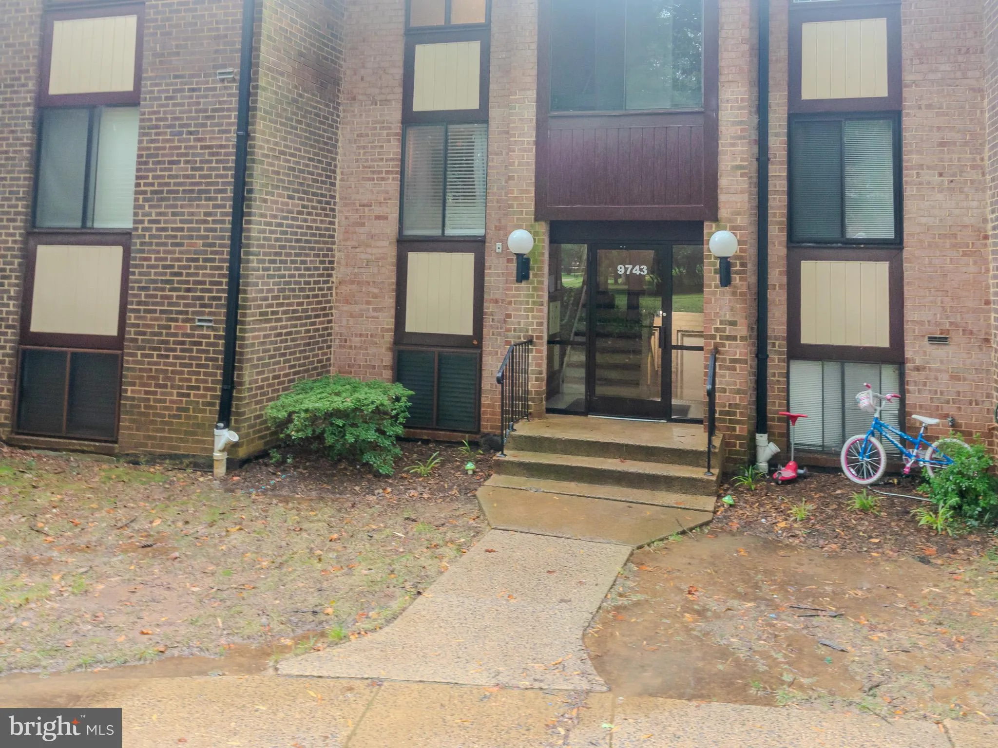 9743 KINGS CROWN COURT, Fairfax, VA 22031