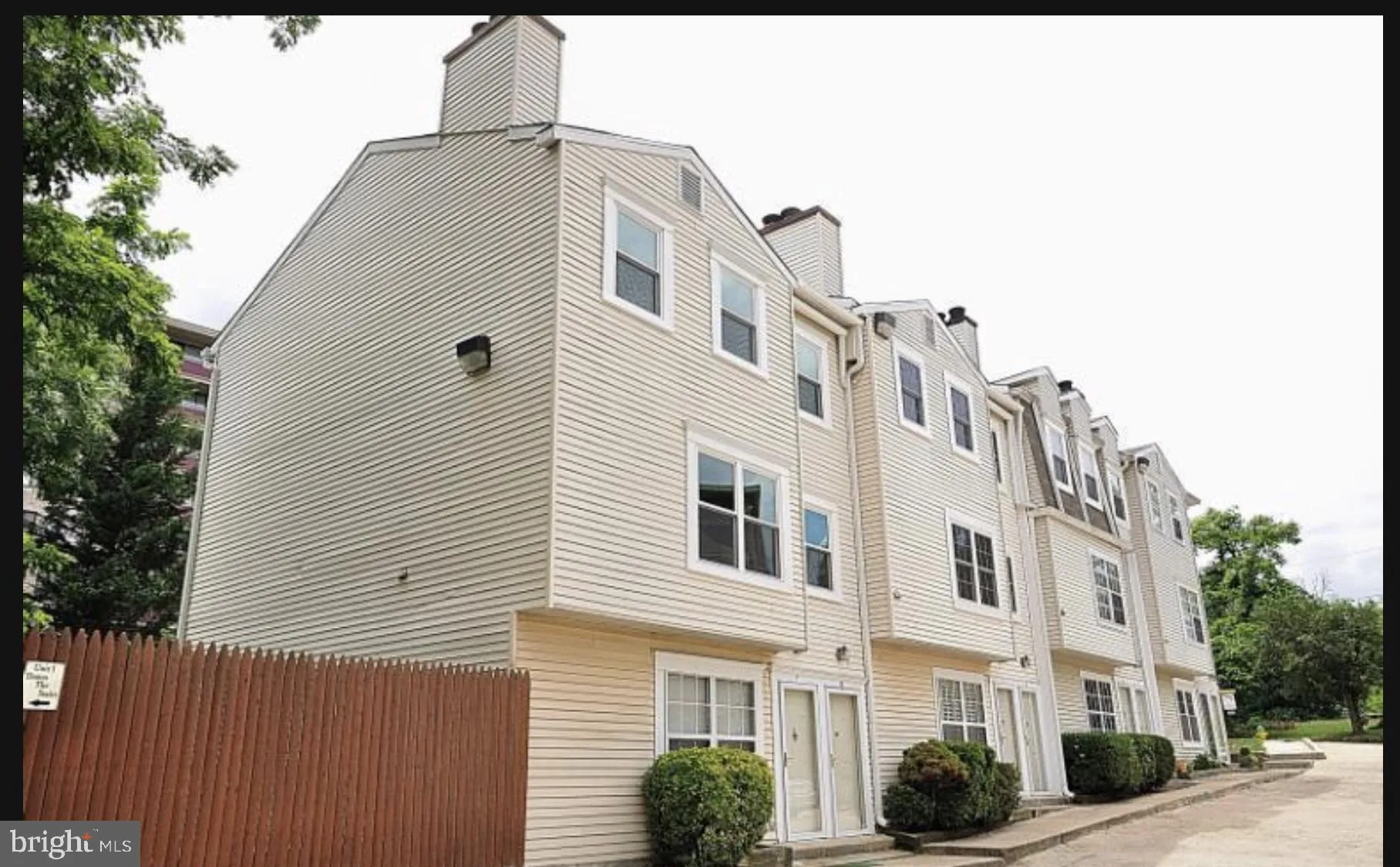 2135 TAYLOR STREET, Arlington, VA 22207