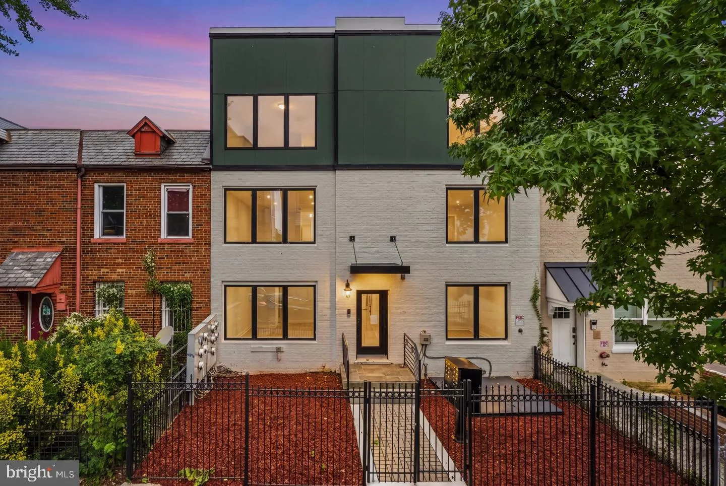 1013 17TH PLACE, Washington, DC 20002