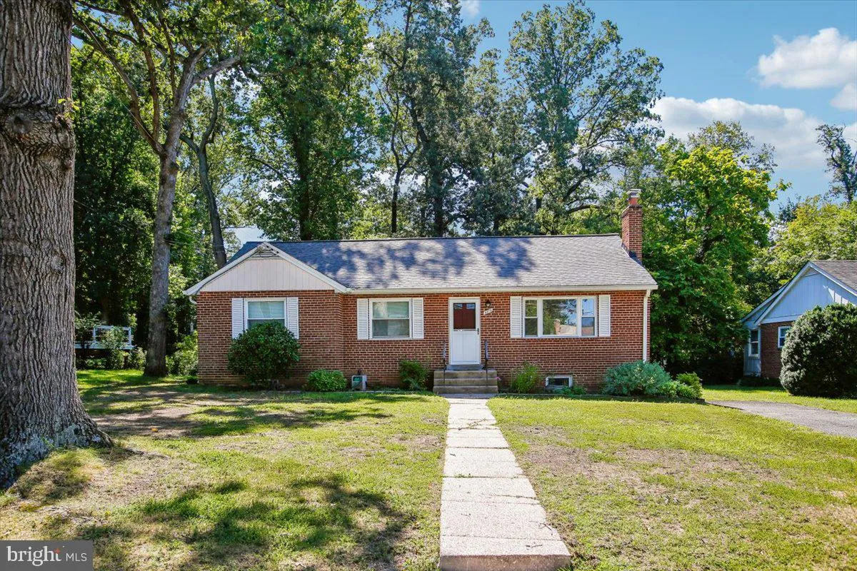 6816 29TH STREET, Arlington, VA 22213