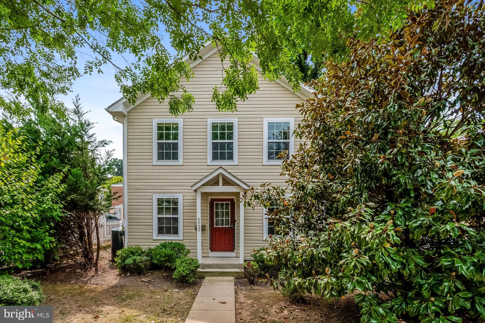 4933 LEE STREET, Washington, DC 20019