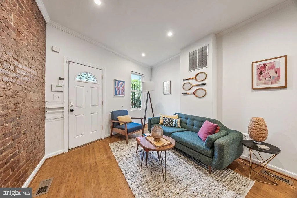 704 RHODE ISLAND AVENUE, Washington, DC 20001