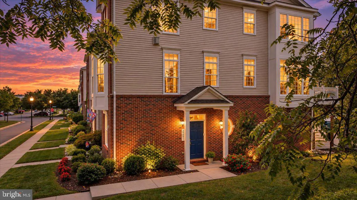 25091 GUNNERY SQUARE, Chantilly, VA 20152