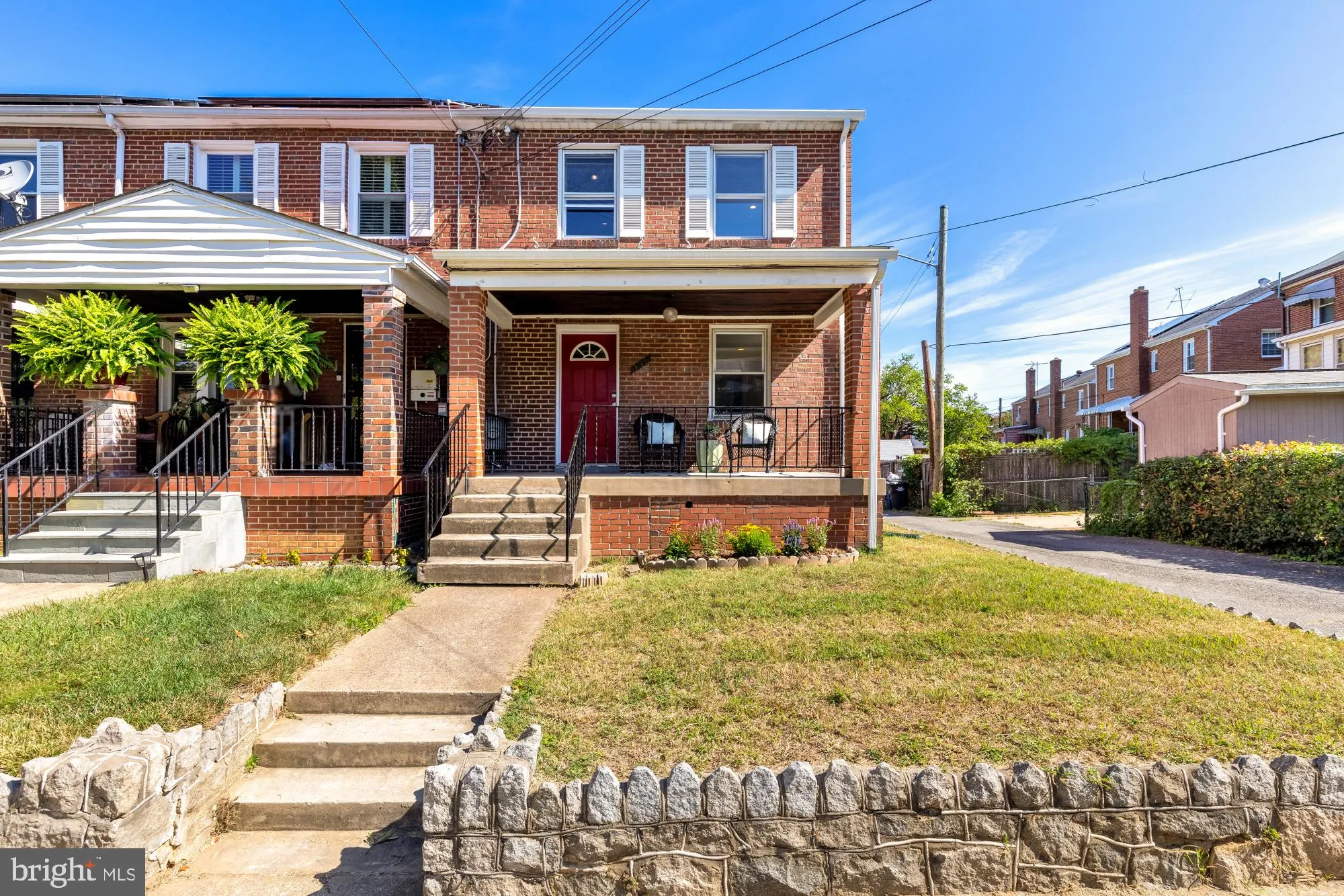 1910 T PLACE, Washington, DC 20020