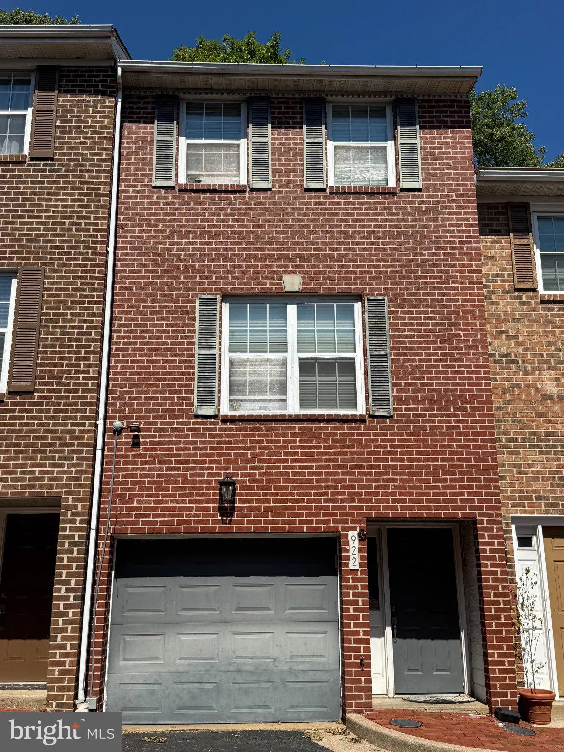 922 ROLFE STREET, Arlington, VA 22204