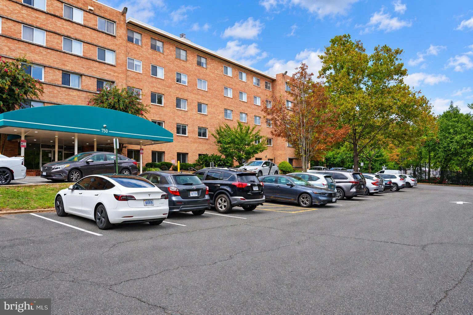 750 DICKERSON STREET, Arlington, VA 22204