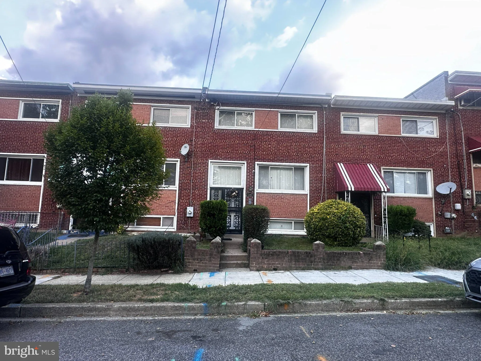 1326 W STREET, Washington, DC 20018