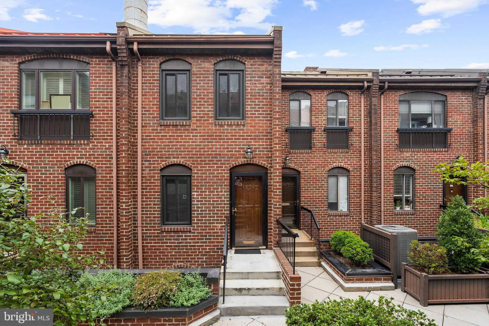 1074 PAPER MILL COURT, Washington, DC 20007